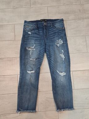 Express Jeans Mid Rise Straight Leg Distressed Denim Women's Size 12 Raw Ankle
